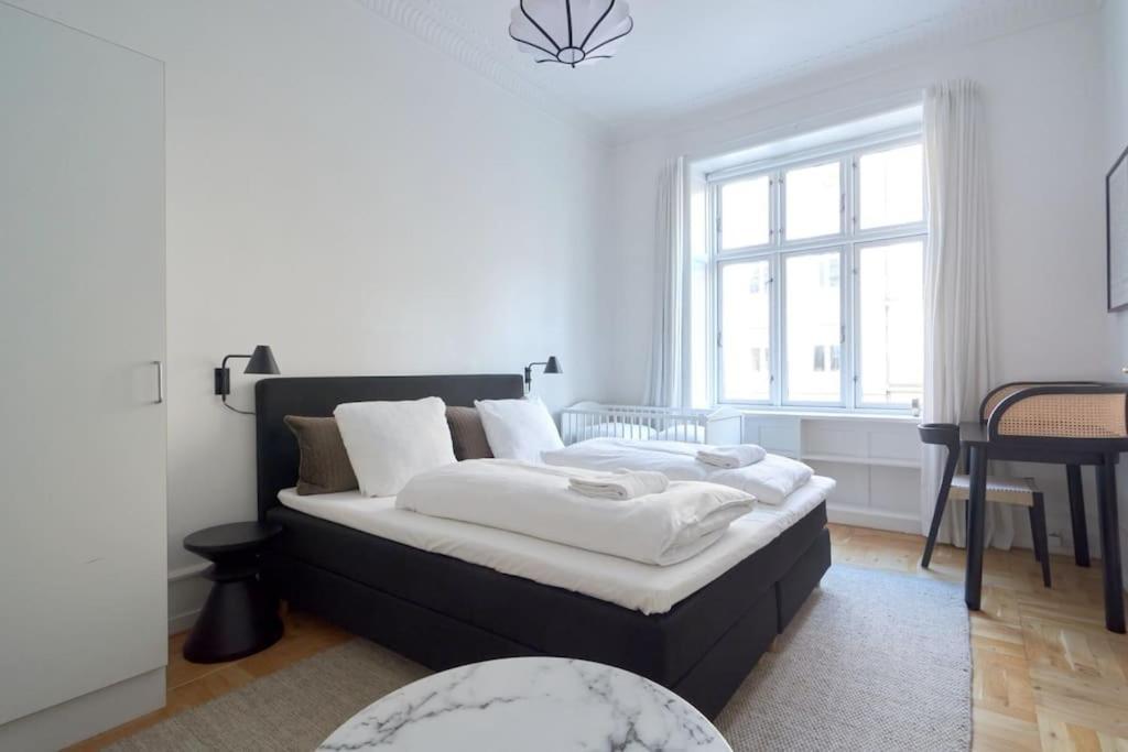 Moderen And Sleek 3Br With Bath By The Lakes And Metro Copenhagen Exterior photo