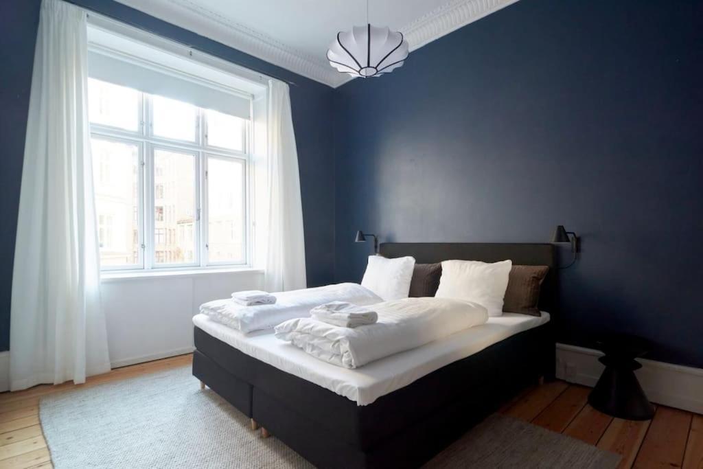 Moderen And Sleek 3Br With Bath By The Lakes And Metro Copenhagen Exterior photo