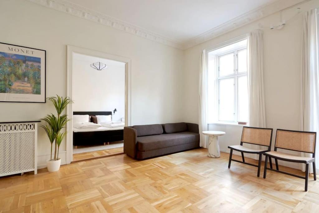 Moderen And Sleek 3Br With Bath By The Lakes And Metro Copenhagen Exterior photo