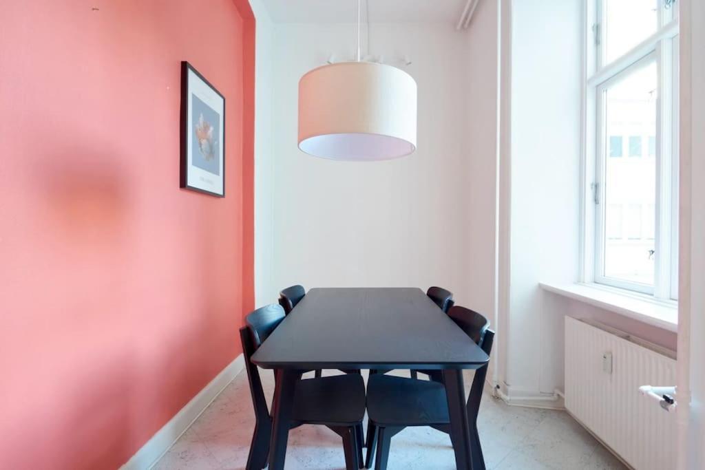 Moderen And Sleek 3Br With Bath By The Lakes And Metro Copenhagen Exterior photo