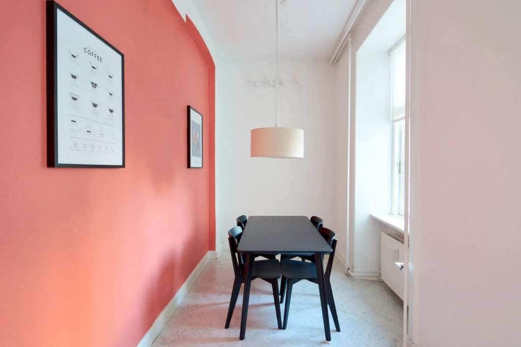 Moderen And Sleek 3Br With Bath By The Lakes And Metro Copenhagen Exterior photo